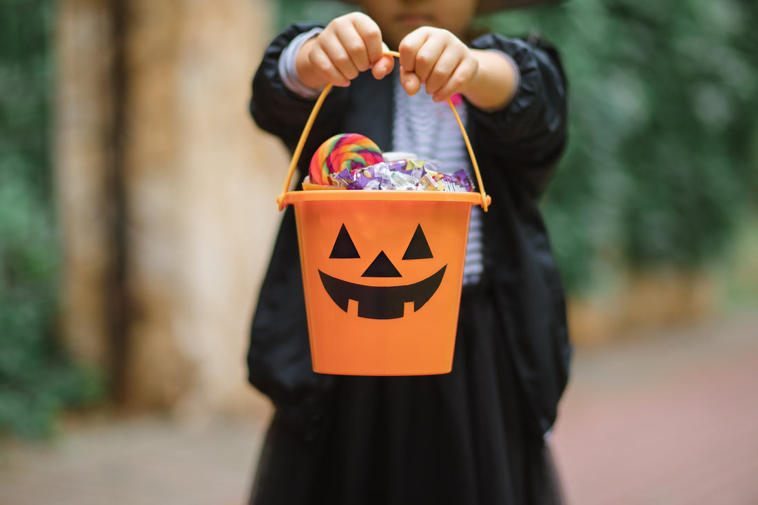 Trick the Treats: The 6 Best Natural and Low-Sugar Halloween Candies