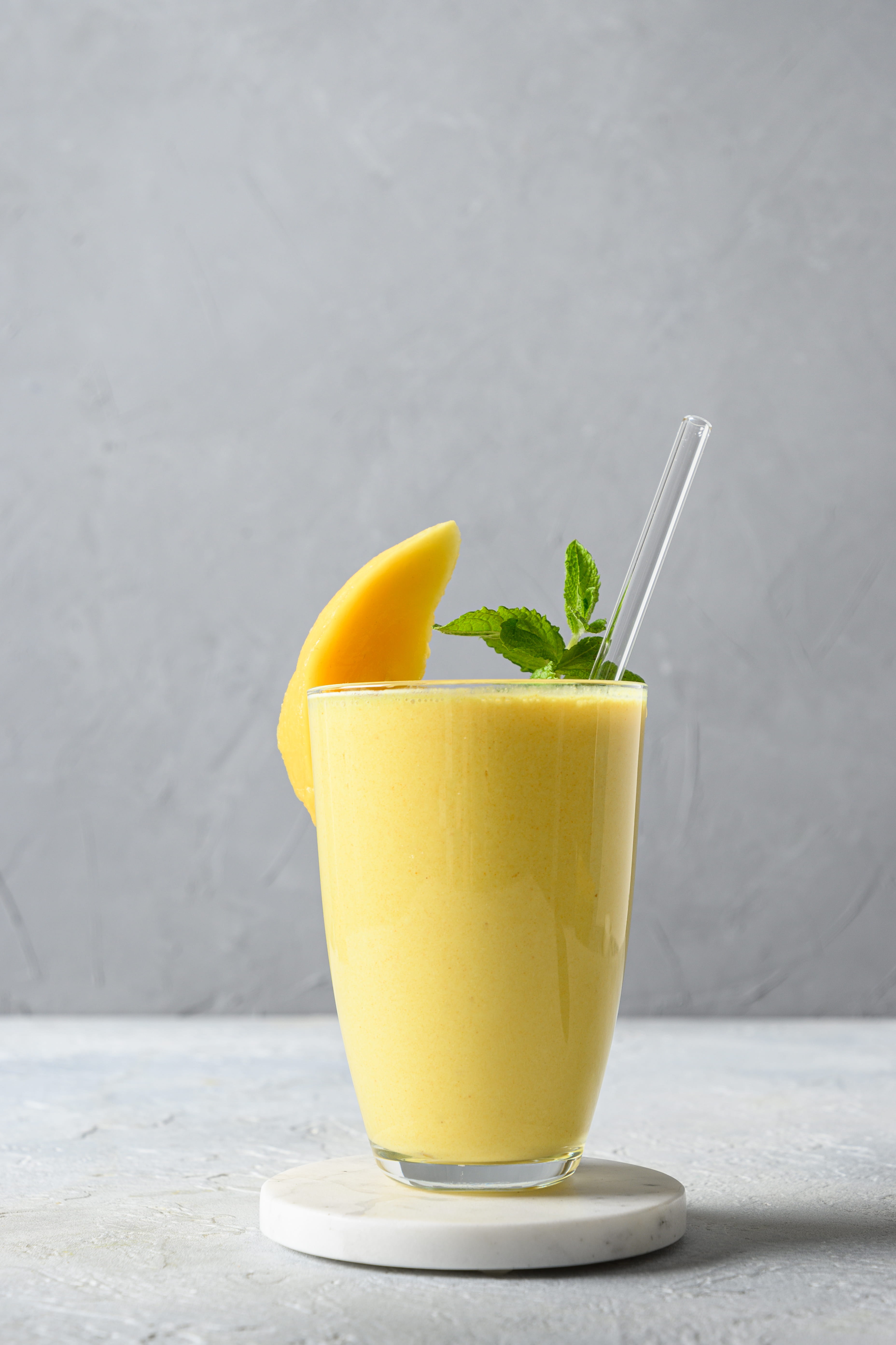 Mango drinkable yogurt